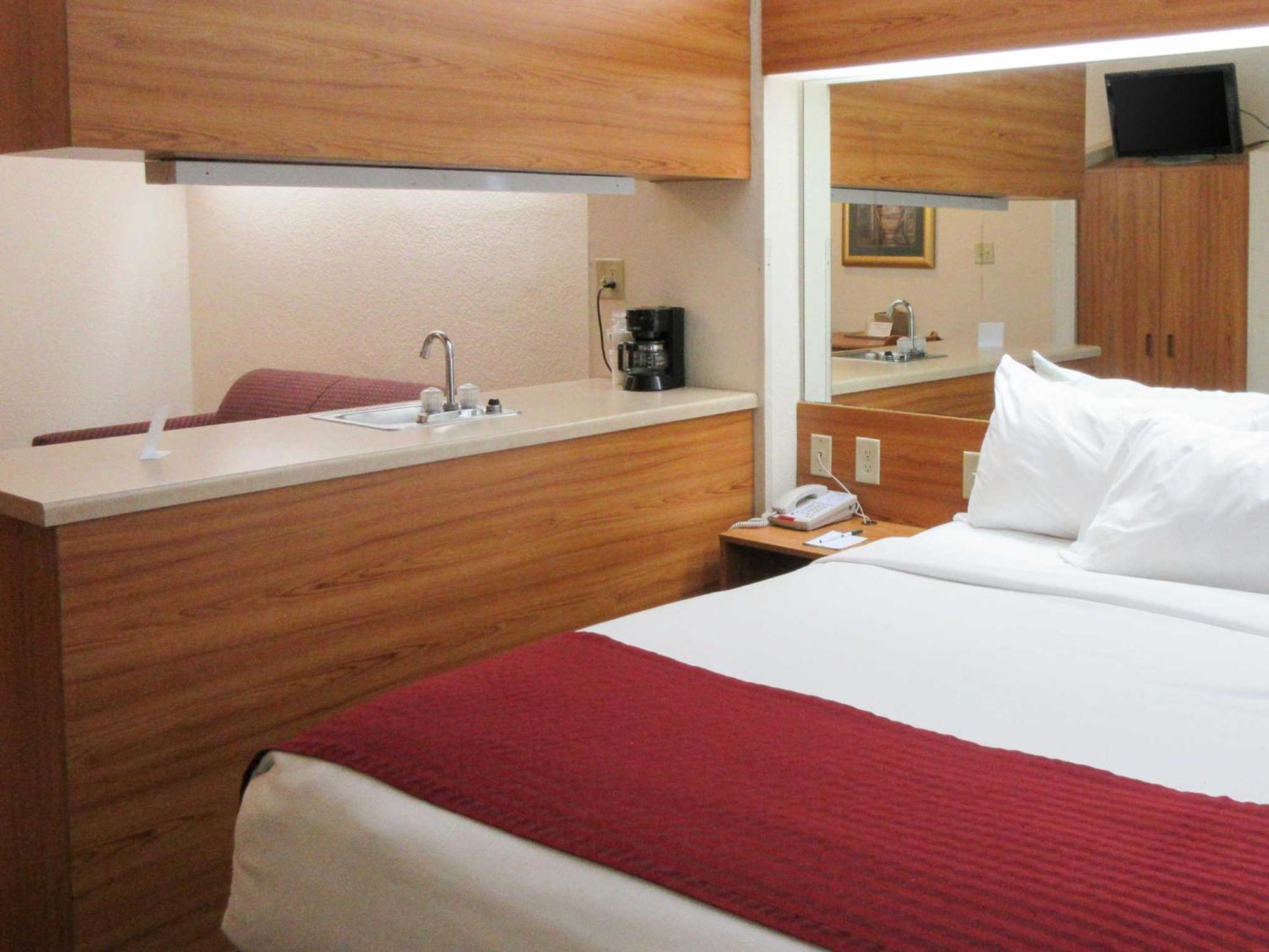 Quality Inn & Suites Роббинсвилл Экстерьер фото