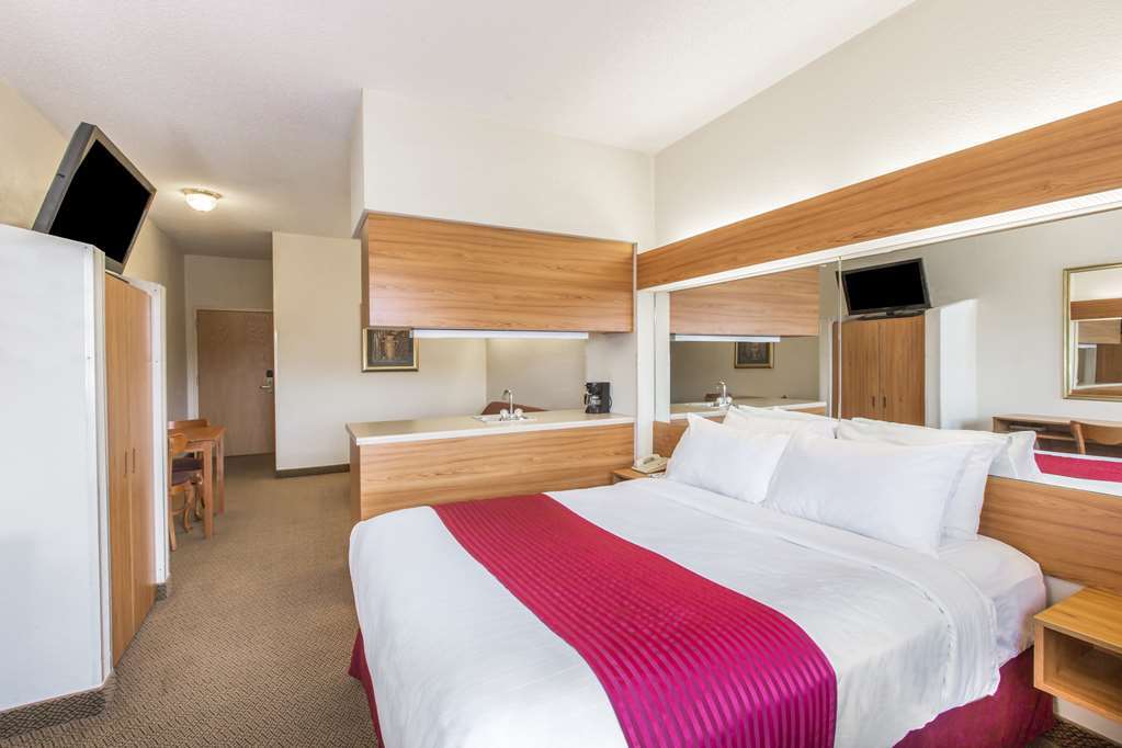 Quality Inn & Suites Роббинсвилл Номер фото